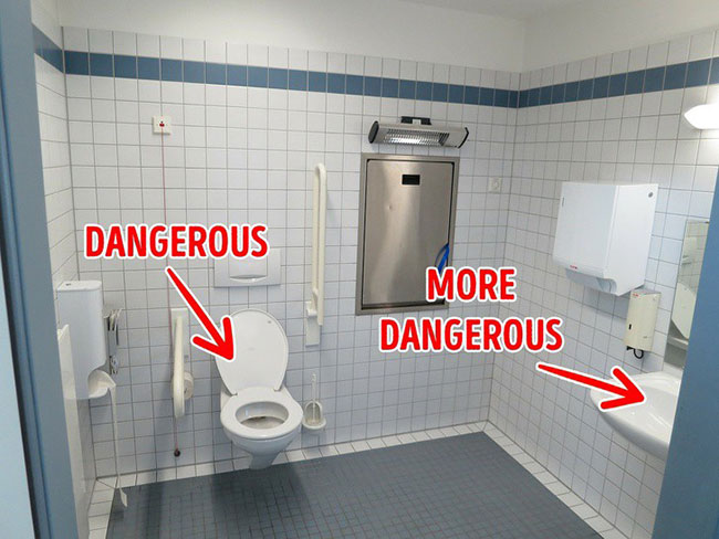 nguyên tắc khi sử dụng nhà vệ sinh công cộng