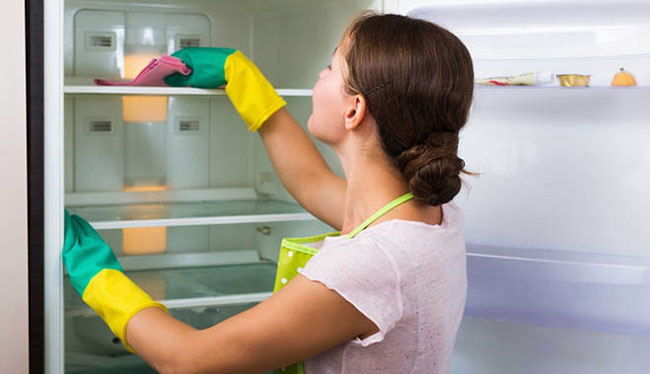 Các bước khử mùi tủ lạnh triệt để tại nhà