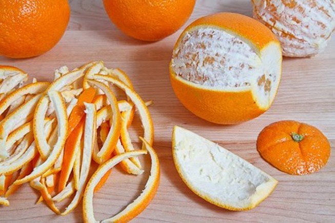 Khử mùi ngăn đá tủ lạnh bằng chanh, cam, quýt